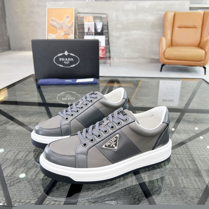 Pra*a casual shoes